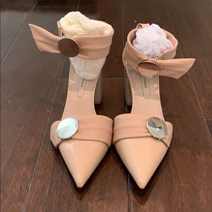 Uterqüe Brand New block heel shoes ✨